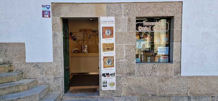Fotografia tomada fuera de Products Casal Coton - Pastelaría en Santiago de Compostela, A Coruña