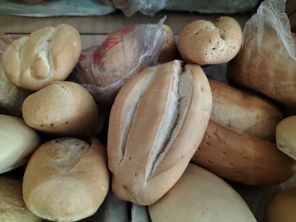 Fotografia tomada fuera de Punto De Pan Caliente Villa Romana - Panadería en Algeciras, Cádiz