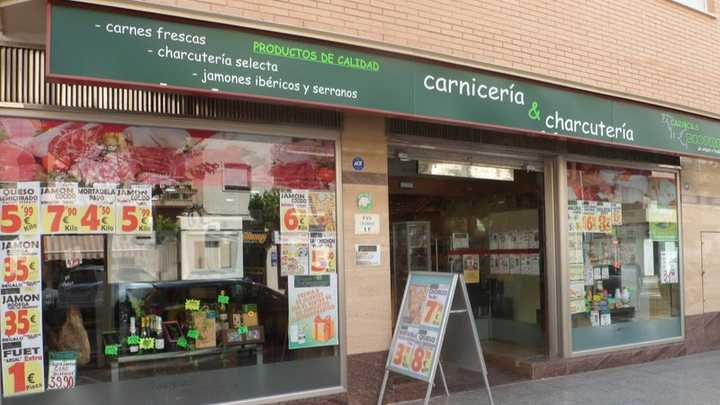 Fotografia tomada fuera de Quality Supermercados - Supermercado en San Juan, Alicante