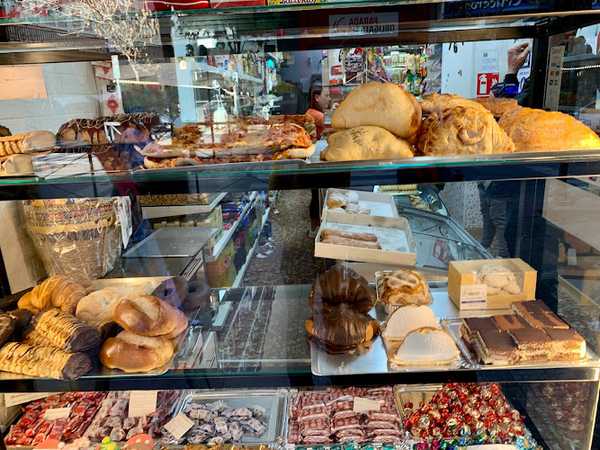 Fotografia tomada fuera de Qué Pan María Angustias - Panadería en Granada, Granada