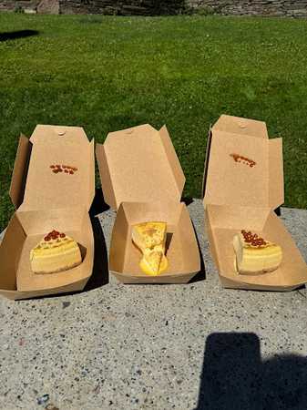 Fotografia tomada fuera de Queixo Cheesecakes - Pastelería en Lugo, Lugo