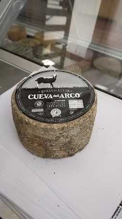 Fotografia tomada fuera de Quesos y conservas artesanas - Tienda de alimentación en Riópar, Albacete