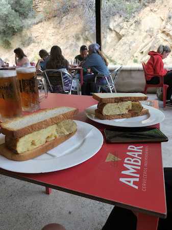 Fotografia tomada fuera de Refugio de Riglos - restaurantes en Riglos, Huesca