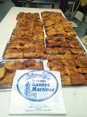 Fotografia tomada fuera de REPOSTERÍA SANTOS MARTÍNEZ - Panadería en Santa María del Campo, Burgos