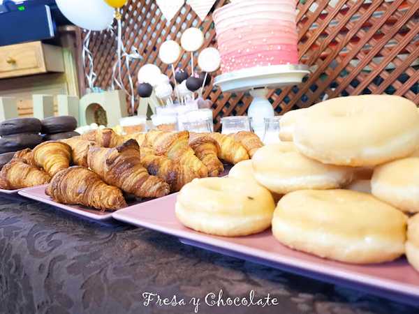 Fotografia tomada fuera de Repostería y Pastelería I FRESA Y CHOCOLATE - ESCUELA OFICIAL WILTON - Pastelería en Fuenlabrada, Madrid