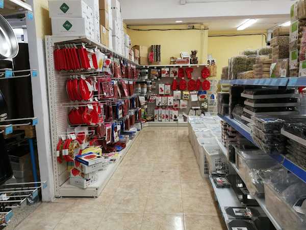 Fotografia tomada fuera de Representaciones Lluch - Equipos para panaderías en Palma, Baleares
