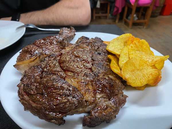 Fotografia tomada fuera de Restaurante Acebos del Tajo - restaurantes en Peralejos de las Truchas, Guadalajara
