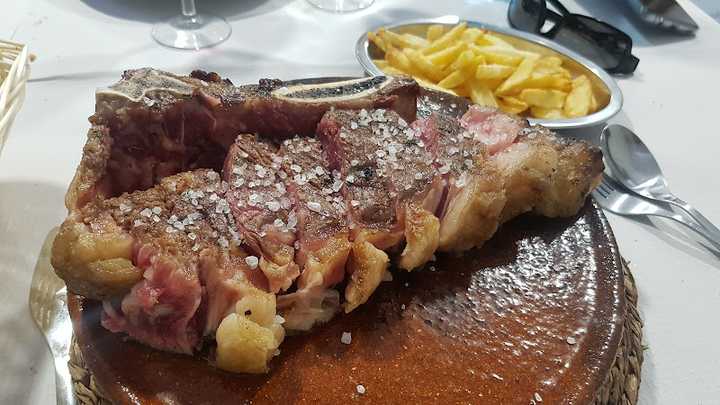 Fotografia tomada fuera de Restaurante Borda Chaca (Jaca) - restaurantes en Ulle, Huesca