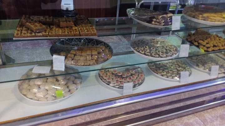 Fotografia tomada fuera de Restaurante e pasteleria Tislit - cafeterías en Crevillent, Alicante