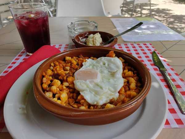 Fotografia tomada fuera de Restaurante El Molino - restaurantes en El Berrueco, Madrid