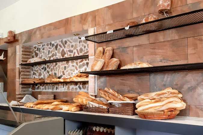 Fotografia tomada fuera de Restaurante Horno de Pan y de Asar Danmar Cafeteria - Panadería en Paracuellos de Jarama, Madrid