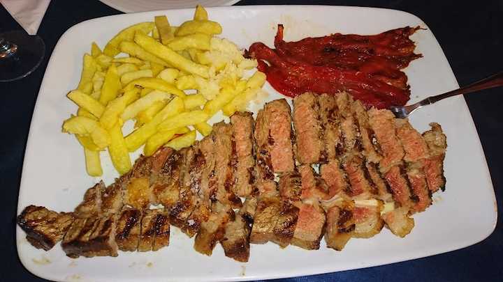 Fotografia tomada fuera de Restaurante La Camperona - restaurantes en Cistierna, León