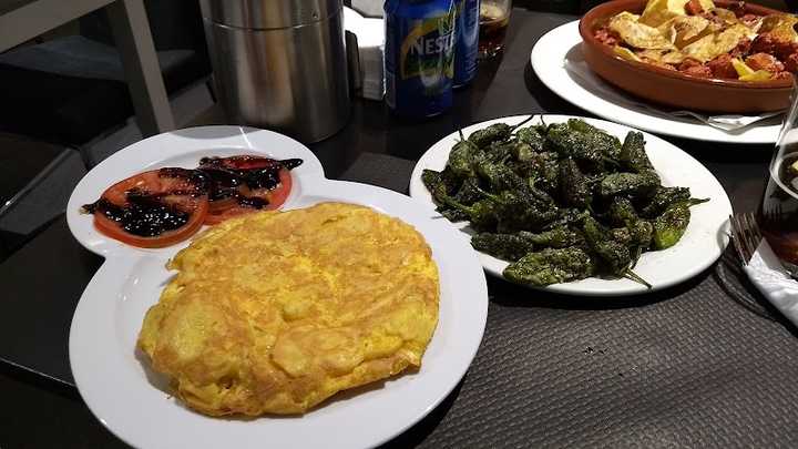 Fotografia tomada fuera de Restaurante Mundos - bares en Padrón, A Coruña