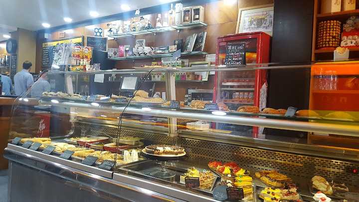 Fotografia tomada fuera de Cafetería Canela - Cafeteria en Dénia, Alicante