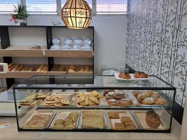 Fotografia tomada fuera de Rico I Verdú - Panadería en Monòver, Alicante