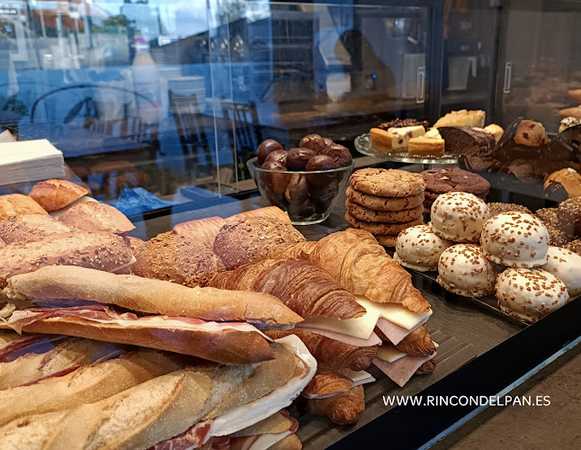 Fotografia tomada fuera de Rincón del Pan Domingo J Navarro - Panadería en Las Palmas de Gran Canaria, Las Palmas
