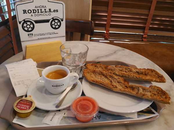 Fotografia tomada fuera de Rodilla - restaurantes en Madrid, Madrid