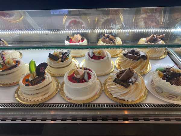 Fotografia tomada fuera de ROLDÁN Pastelería Panadería Cafetería. - cafeterías en Albacete, Albacete