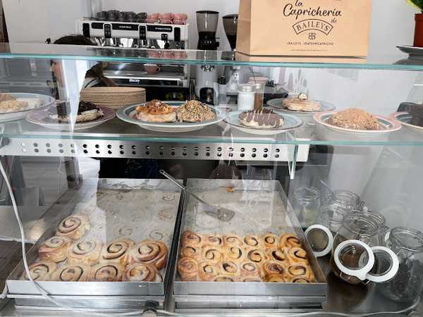 Fotografia tomada fuera de Roli Rolls - cafeterías en Madrid, Madrid