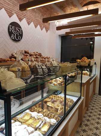 Fotografia tomada fuera de Rust&Co Cornellà centre - Panadería en Cornellà de Llobregat, Barcelona