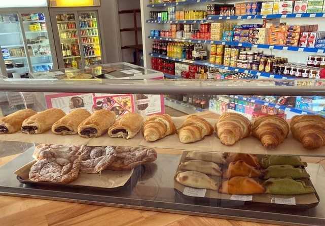 Fotografia tomada fuera de Sa botiga de Banyalbufar / Estanco - Tienda de alimentación en Banyalbufar, Baleares