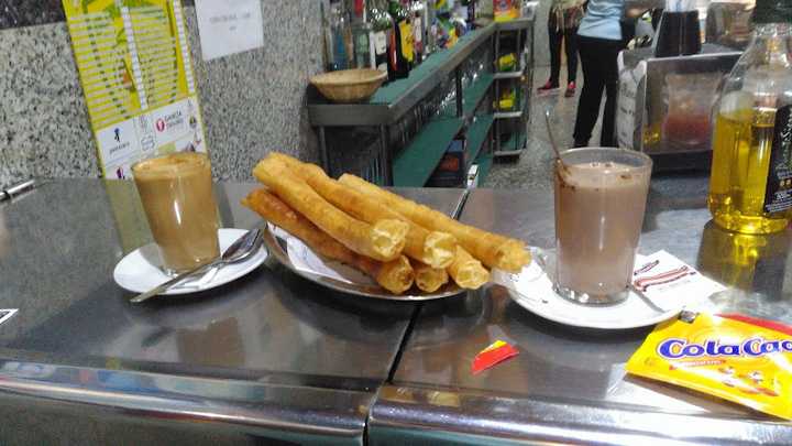 Fotografia tomada fuera de Cafetería Churrería La Rosca - Churrería en Jaén, Jaén