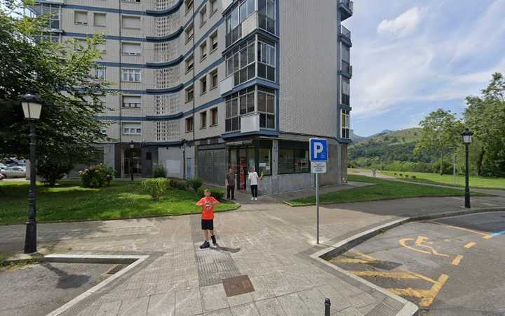 Fotografia tomada fuera de Saiz La Paz Okindegia - Okindegia en Barakaldo, Bizkaia