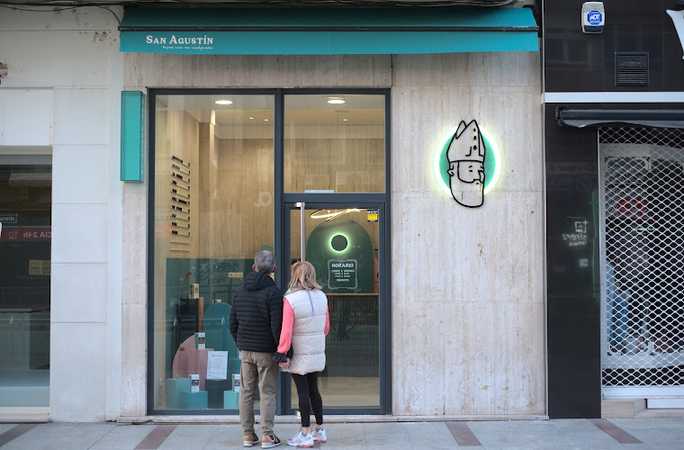Fotografia tomada fuera de San Agustín & Speciality Coffee - Take Away | Para Llevar - Tienda de café en León, León
