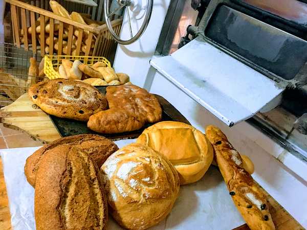 Fotografia tomada fuera de San José - Panadería en Torre Cardela, Granada