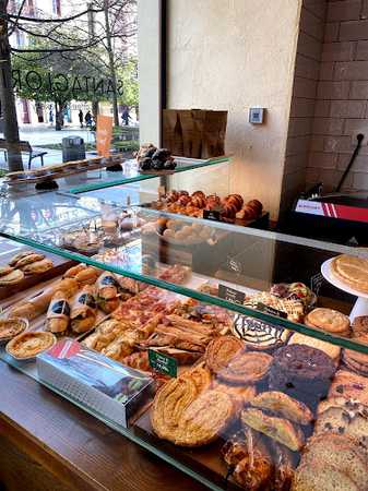 Fotografia tomada fuera de Santagloria Coffee & Bakery - cafeterías en Gijón, Asturias
