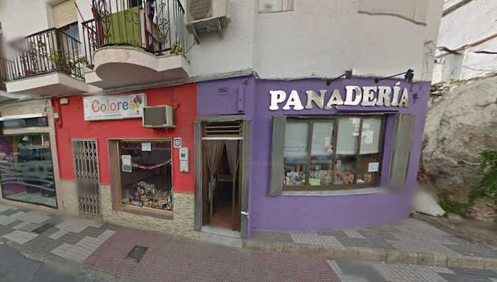 Fotografia tomada fuera de Santiago Panadería Los Tolinos - Bakery en Salobreña, Granada