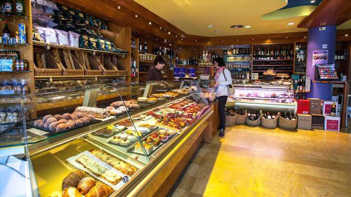 Fotografia tomada fuera de Sauleda Pastissers - Pastelería en Sant Pol de Mar, Barcelona