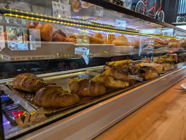 Fotografia tomada fuera de Secastilla Coffee Shop - restaurantes en Monzón, Huesca