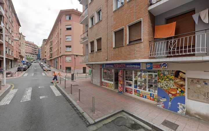 Fotografia tomada fuera de Serantes - Pastelería en Santurtzi, Bizkaia