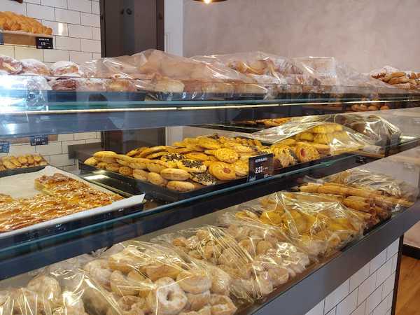 Fotografia tomada fuera de Singular Bakery Pastelería y Cafeteria - cafeterías en Sotillo de la Adrada, Ávila