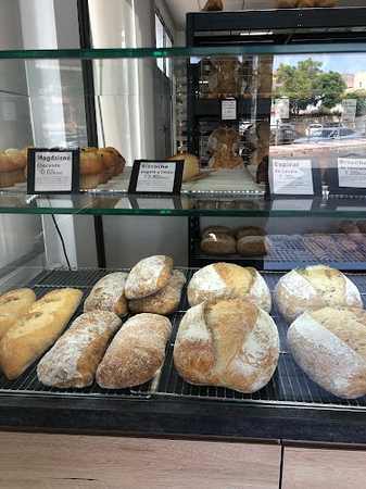 Fotografia tomada fuera de Slow Pan - Panadería en Aguadulce, Almería