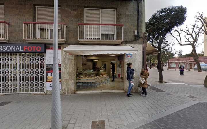 Fotografia tomada fuera de Solpan - Forn de pa en Sant Joan Despí, Barcelona