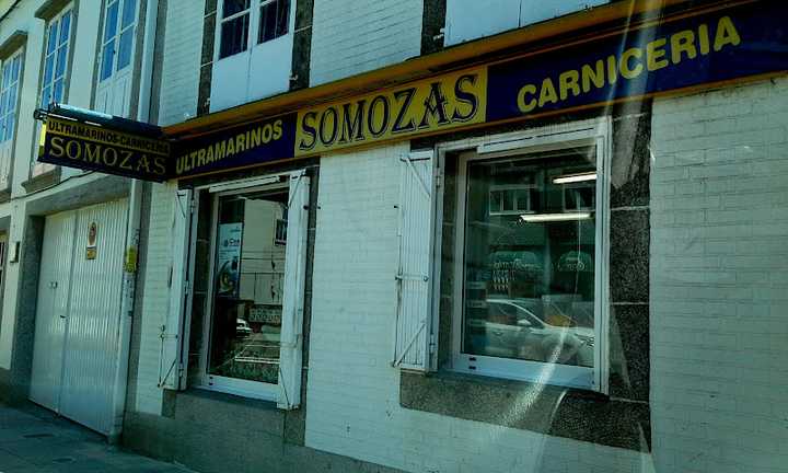 Fotografia tomada fuera de Somozas - Tienda de alimentación en Neda, A Coruña
