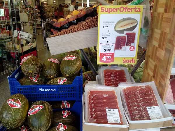 Fotografia tomada fuera de Sorli - Supermercat en Palamós, Girona