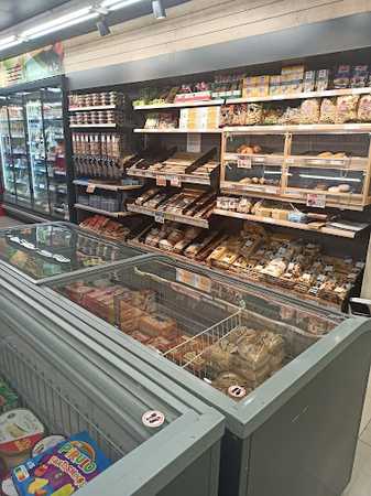 Fotografia tomada fuera de Spar - Supermercat en Girona, Girona