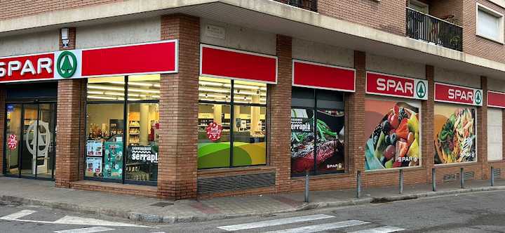Fotografia tomada fuera de SPAR - Supermercat en Figueres, Girona