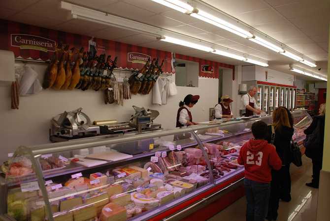 Fotografia tomada fuera de Spar - Supermercat en Palafrugell, Girona