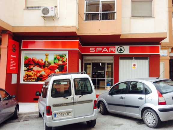 Fotografia tomada fuera de Spar - Supermercado en Macael, Almería