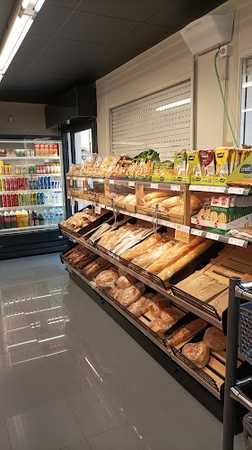 Fotografia tomada fuera de SPAR RIUDARENES - Supermercat en Riudarenes, Girona
