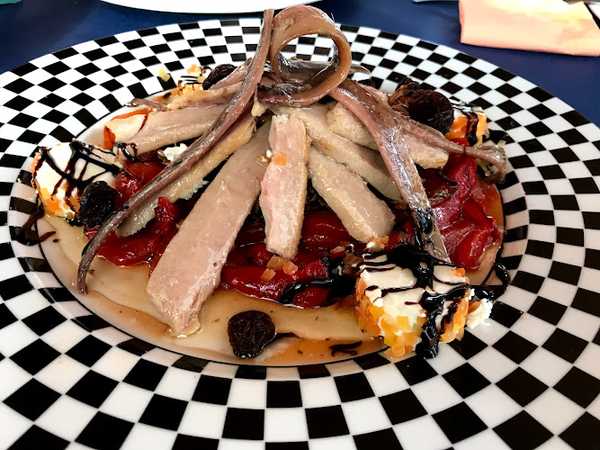 Fotografia tomada fuera de Cafetería Don Lucas - cafeterías en Revilla, Cantabria