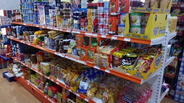 Fotografia tomada fuera de Star Central - Tienda de alimentación en Ponferrada, León