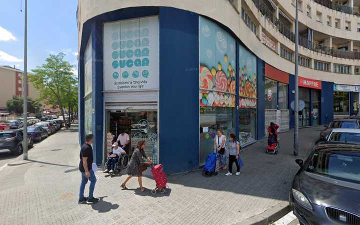 Fotografia tomada fuera de SUGAR MARTORELL - Botiga de llaminadures en Martorell, Barcelona
