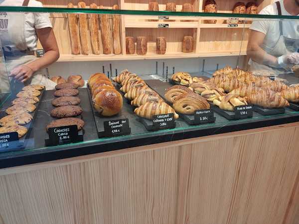 Fotografia tomada fuera de Summum Panadería Artesana - Panadería en Oviedo, Asturias
