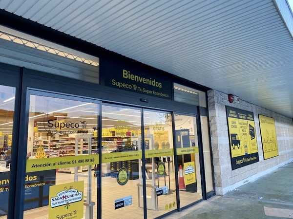 Fotografia tomada fuera de Supeco - Supermercado en Navalmoral de la Mata, Cáceres
