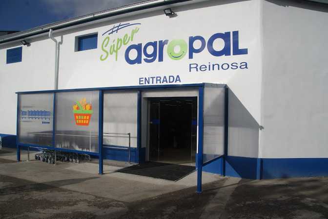 Fotografia tomada fuera de Súper Agropal - Supermercado en Reinosa, Cantabria